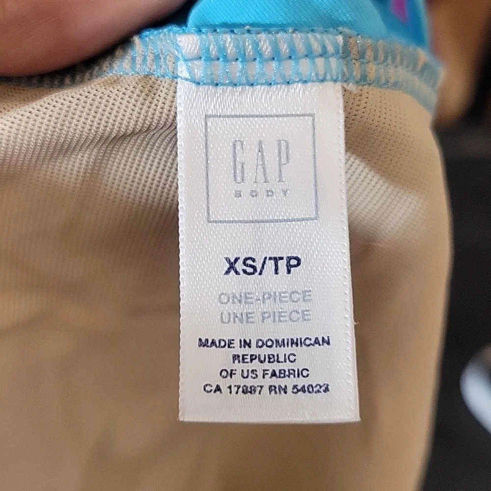 GAP XS One Piece Swimsuit nwot